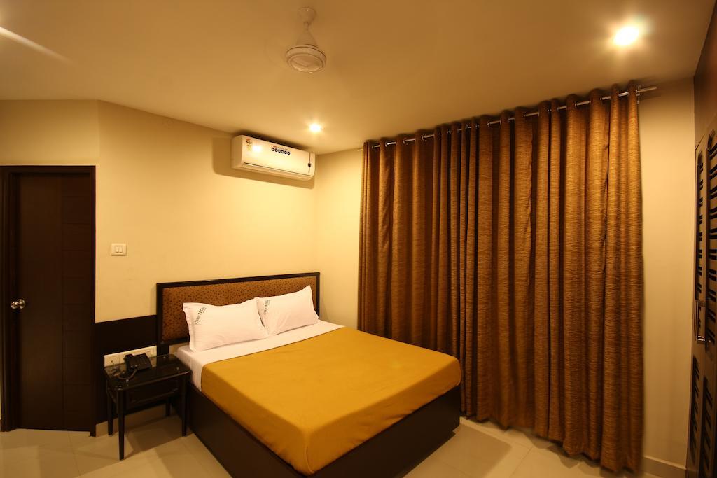 City Home Chennai Room photo